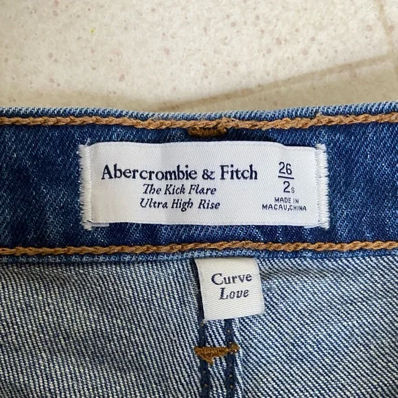 NEW Abercrombie & Fitch Ultra High Rise Kick Flare Blue Jeans - Curve Love 26/2S - Picture 5 of 5